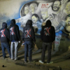 Artistas kenianos del grafiti hacen crítica a la política y sus ‘buitres’